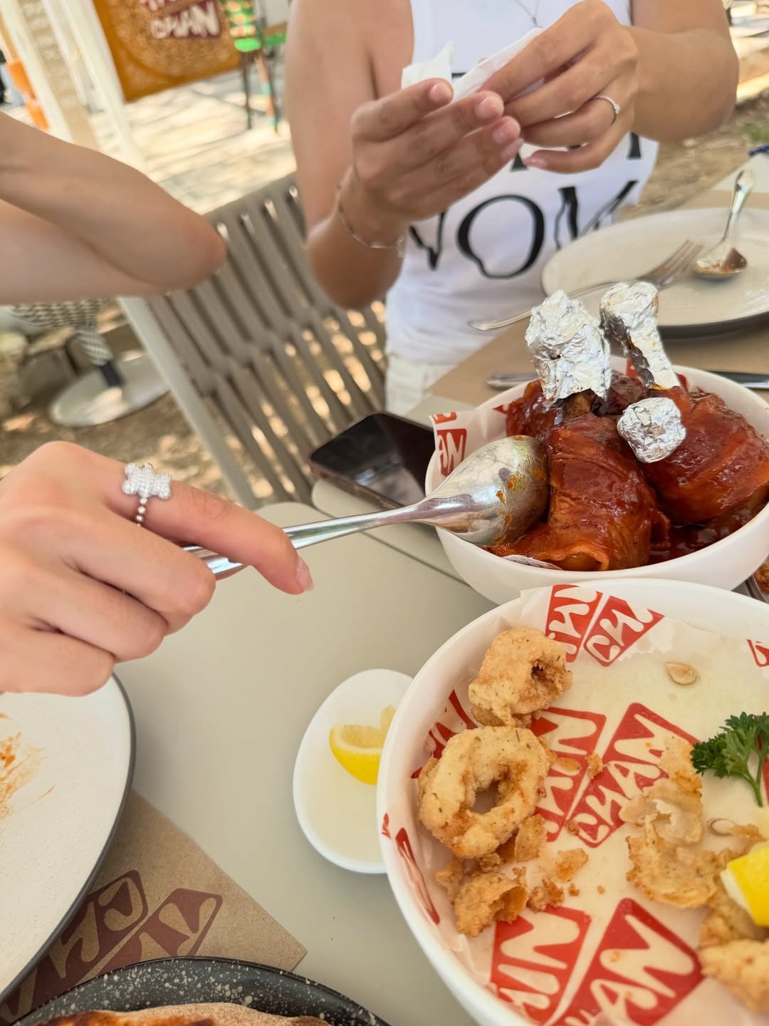 เอมี่ - ทสร กลิ่นเนียม