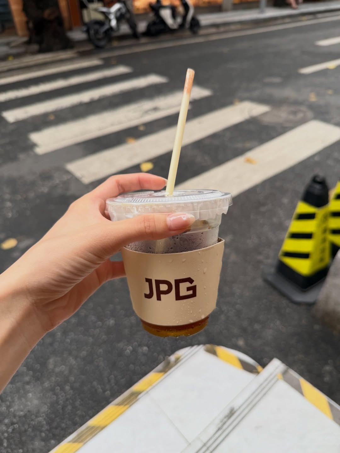 เอมี่ - ทสร กลิ่นเนียม