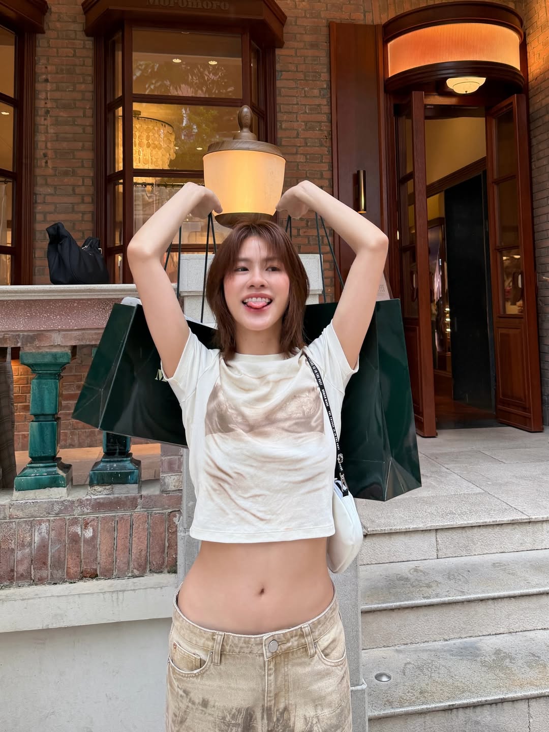 เอมี่ - ทสร กลิ่นเนียม