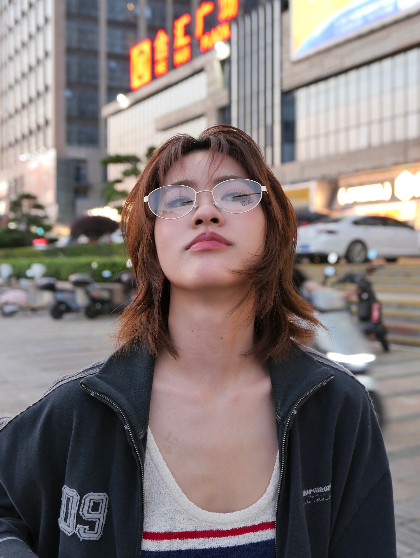 เอมี่ - ทสร กลิ่นเนียม