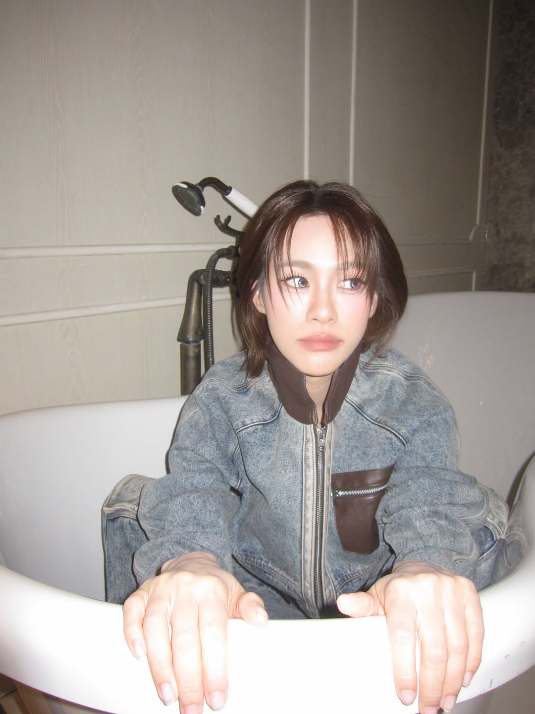 เอมี่ - ทสร กลิ่นเนียม