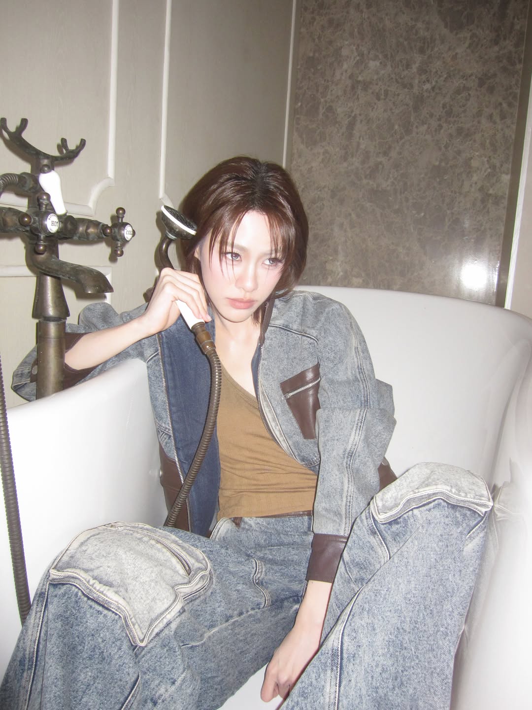 เอมี่ - ทสร กลิ่นเนียม