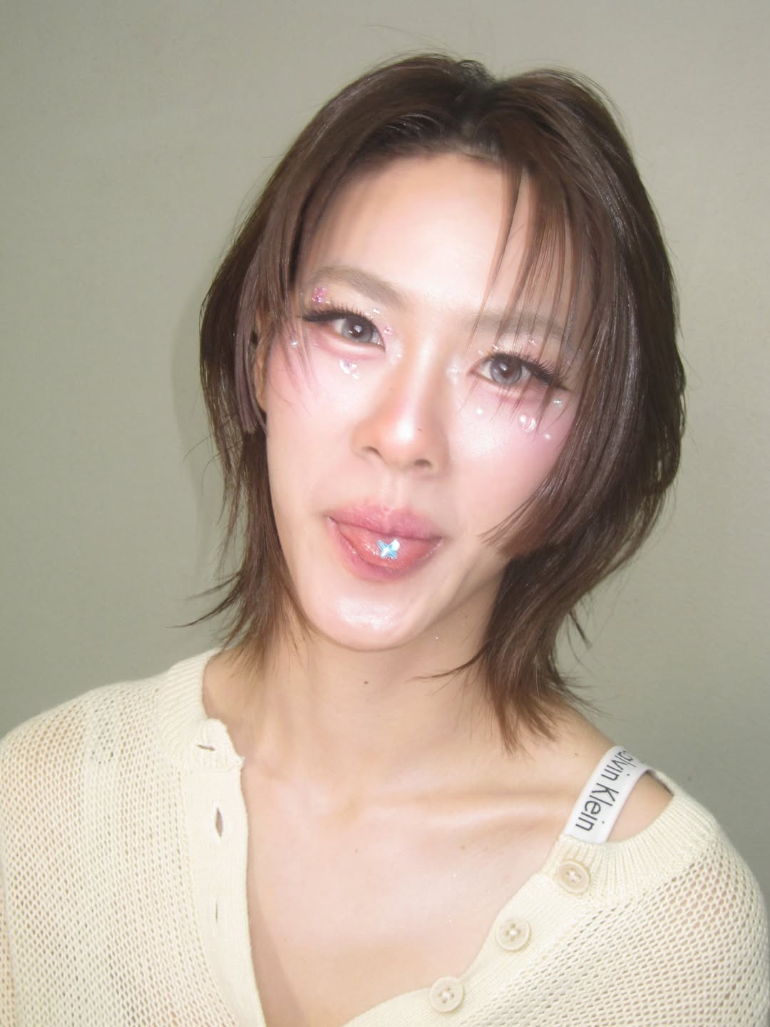 เอมี่ - ทสร กลิ่นเนียม
