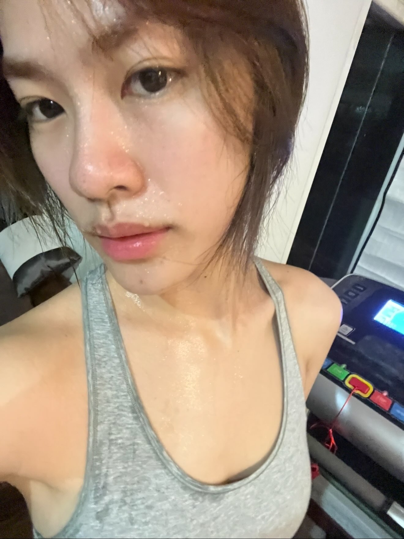 เอมี่ - ทสร กลิ่นเนียม