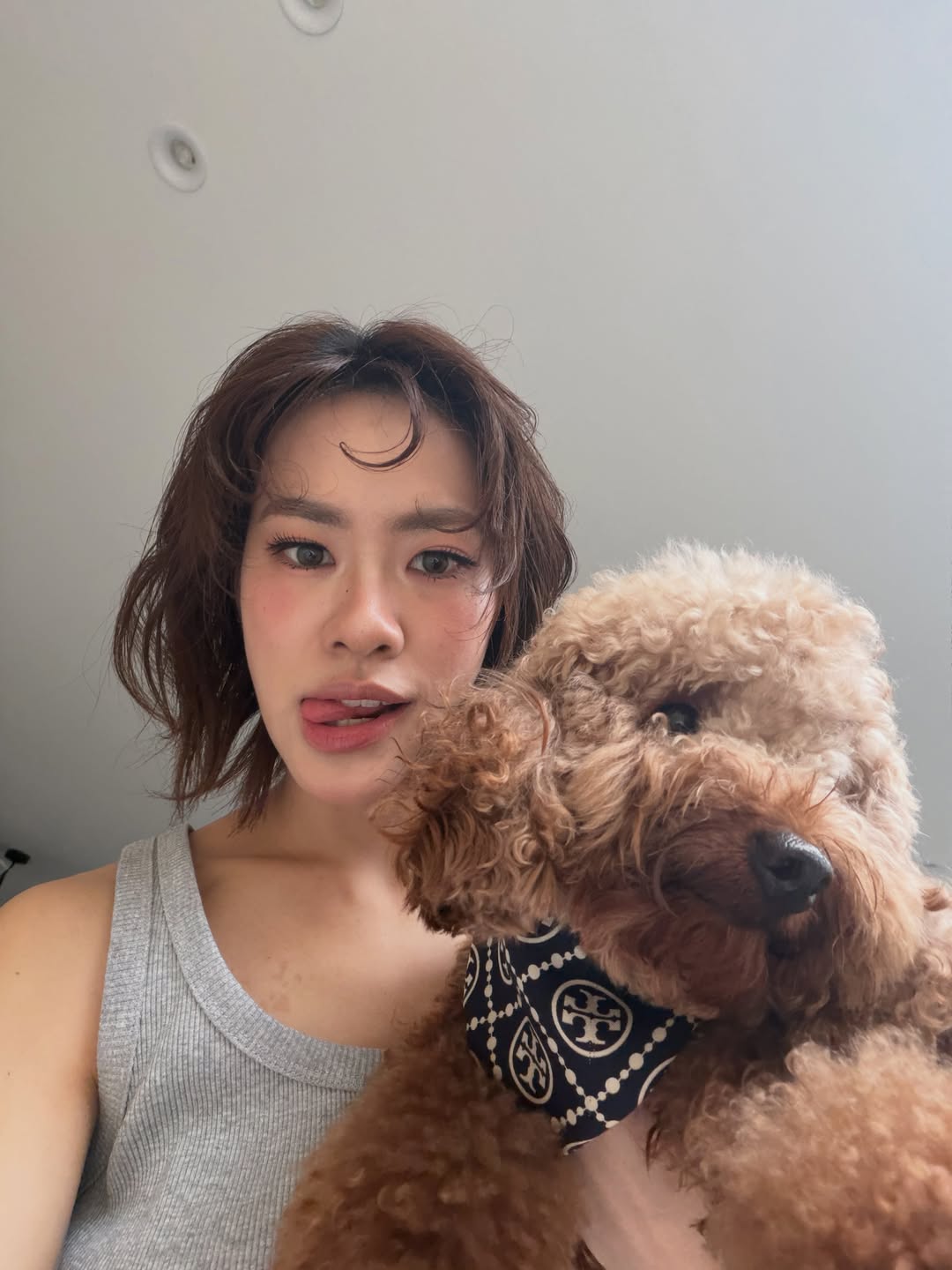 เอมี่ - ทสร กลิ่นเนียม