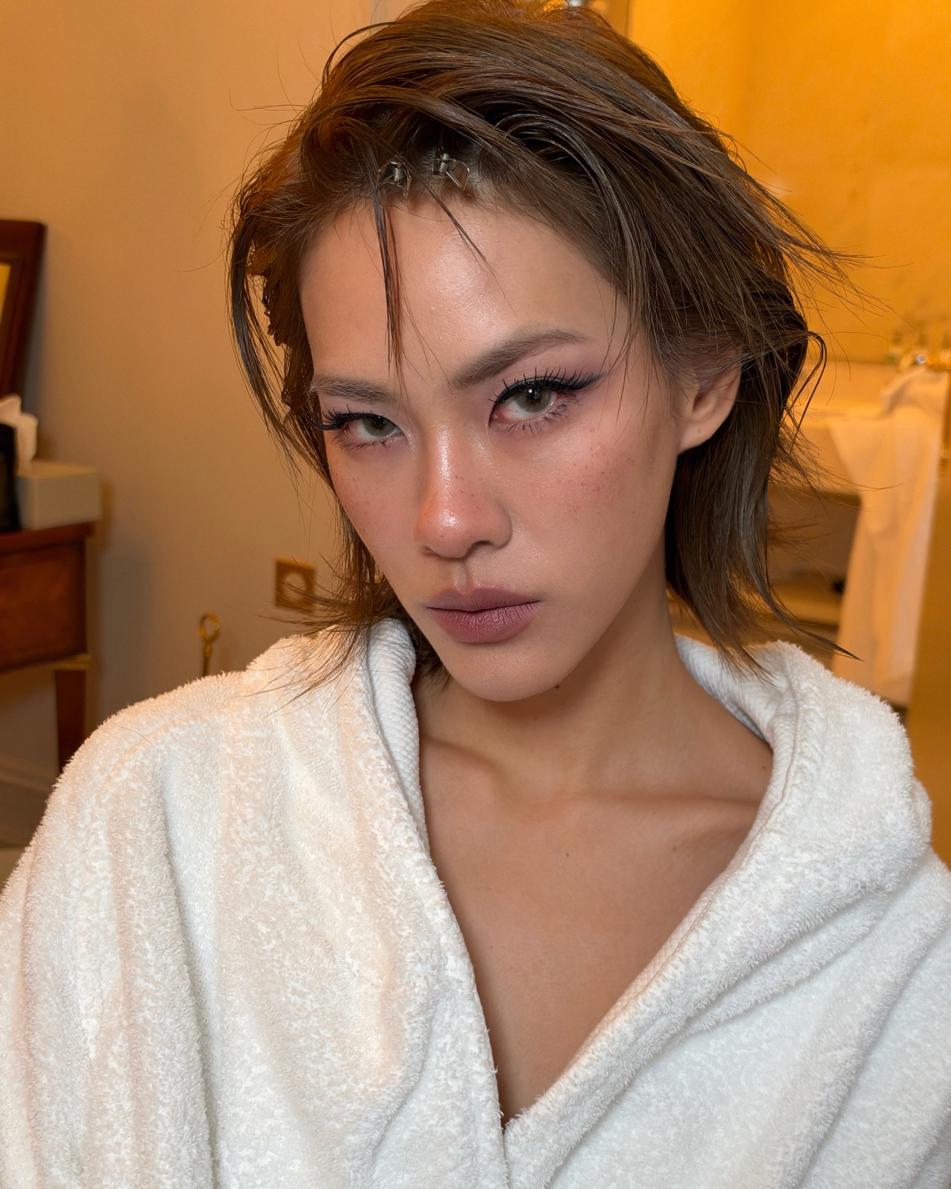 เอมี่ - ทสร กลิ่นเนียม