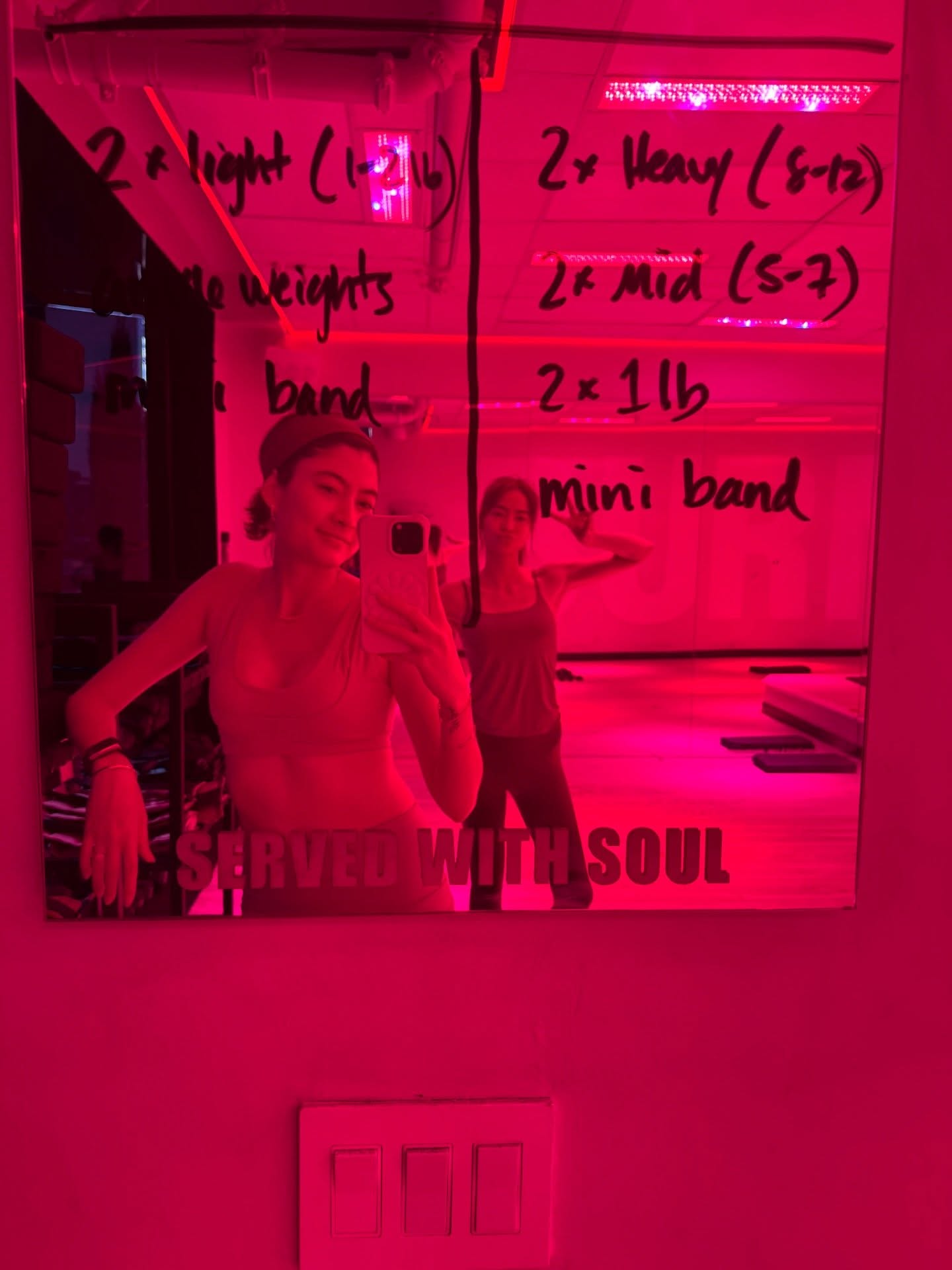 มาร์กี้ - ราศรี บาเล็นซิเอก้า จิราธิวัฒน์