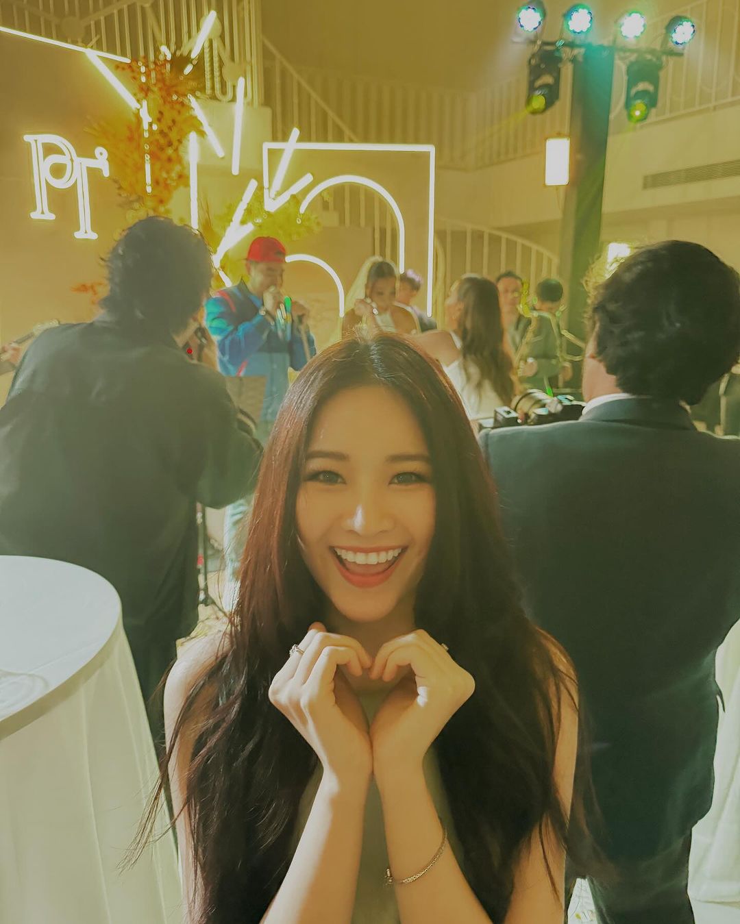 แอปเปิ้ล - ลาภิสรา อินทรสูต