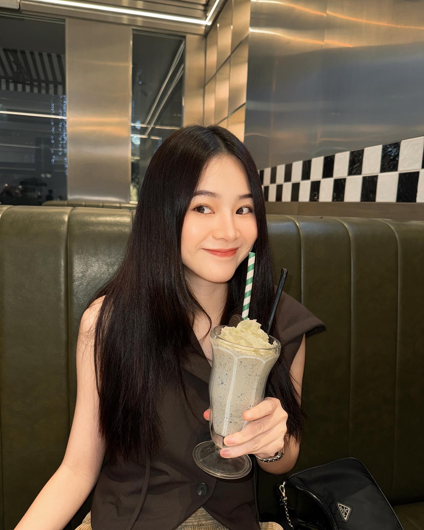แอปเปิ้ล - ลาภิสรา อินทรสูต