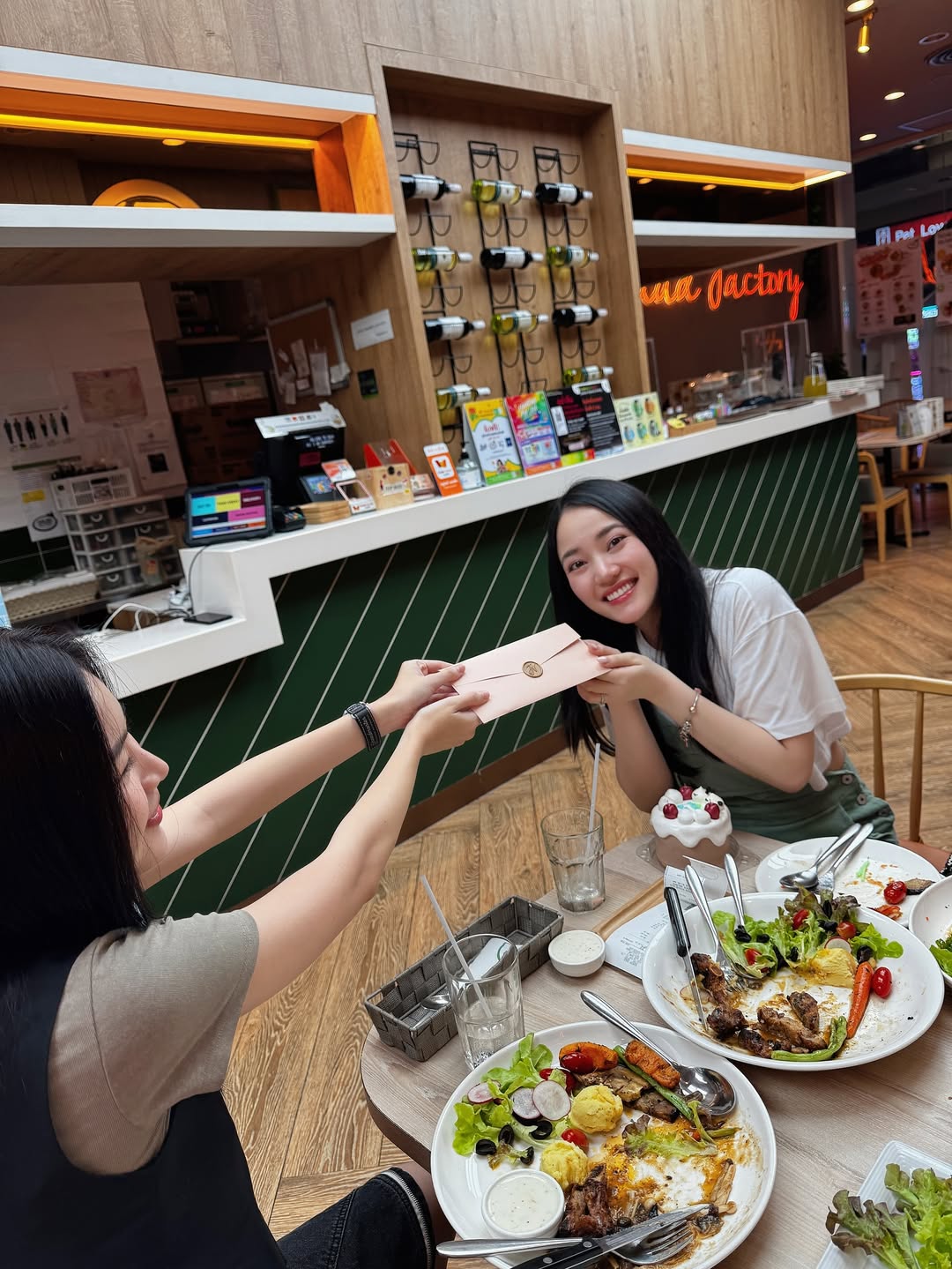 แอปเปิ้ล - ลาภิสรา อินทรสูต