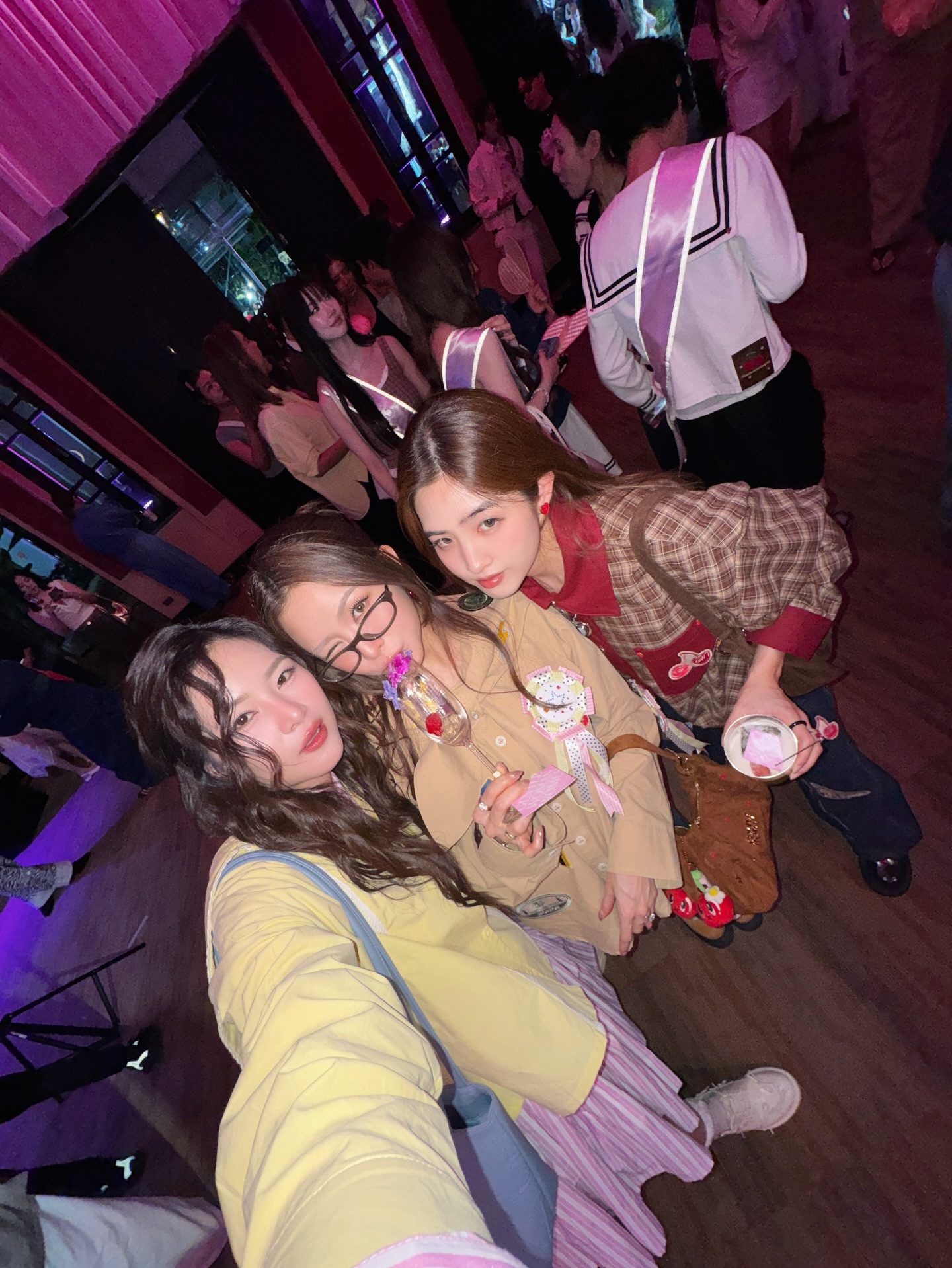 แอปเปิ้ล - ลาภิสรา อินทรสูต