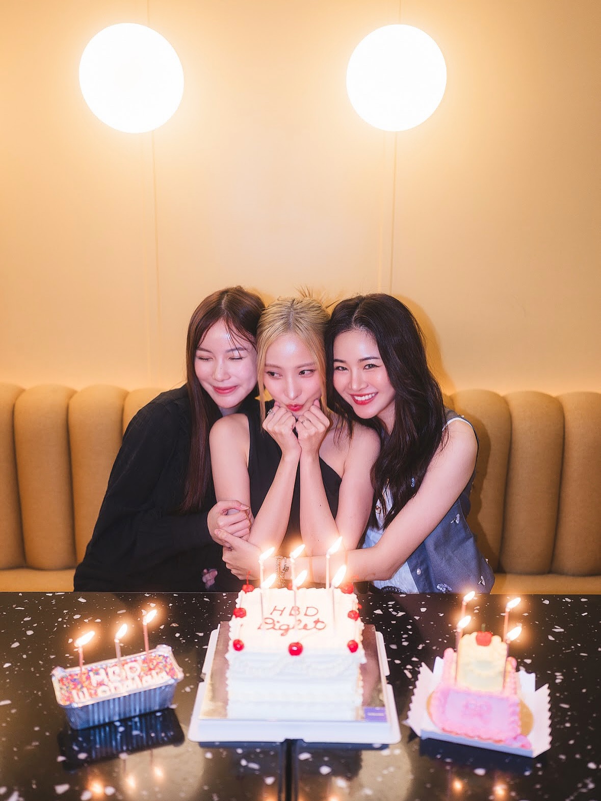 แอปเปิ้ล - ลาภิสรา อินทรสูต