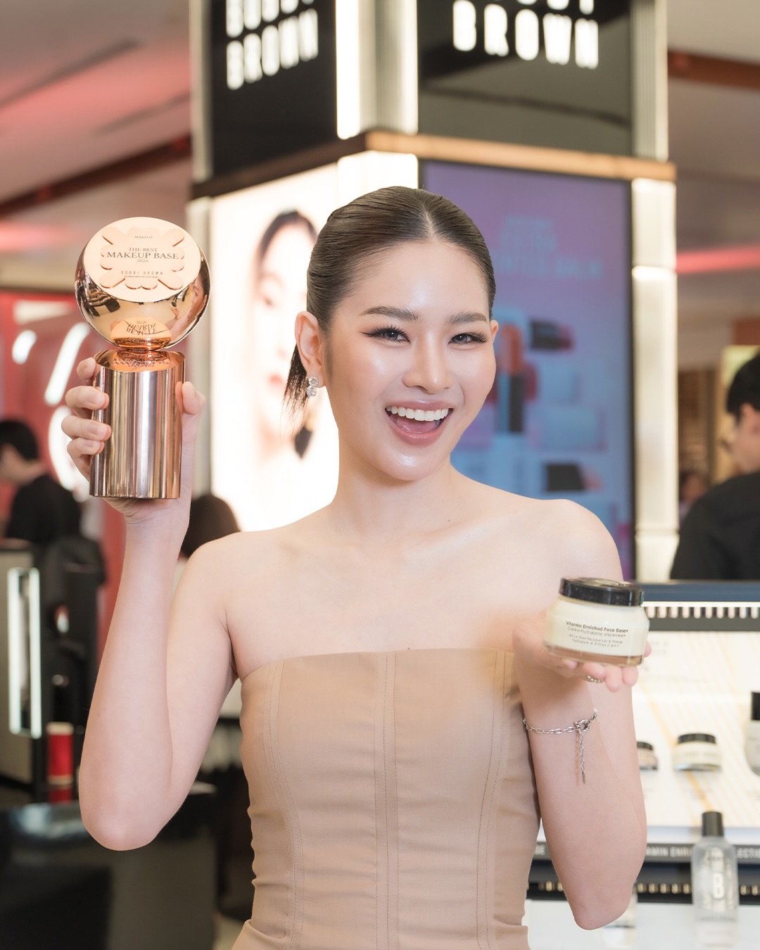 แอปเปิ้ล - ลาภิสรา อินทรสูต
