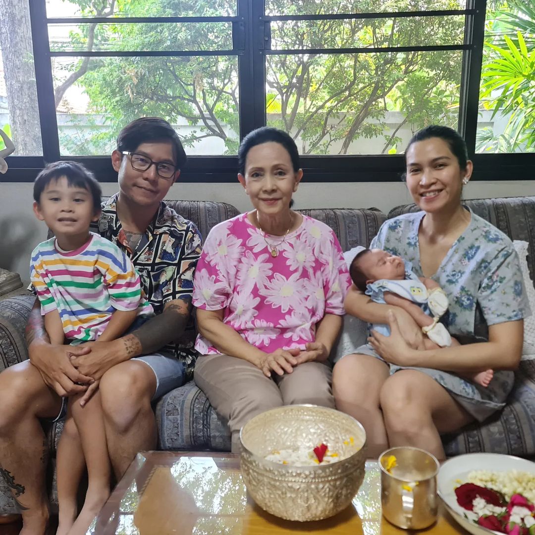 อี๊ฟ - พุทธธิดา ศิระฉายา