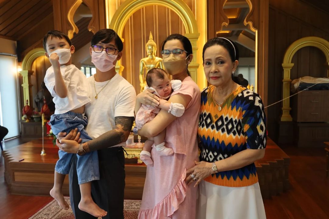 อี๊ฟ - พุทธธิดา ศิระฉายา