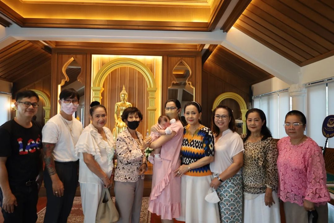 อี๊ฟ - พุทธธิดา ศิระฉายา