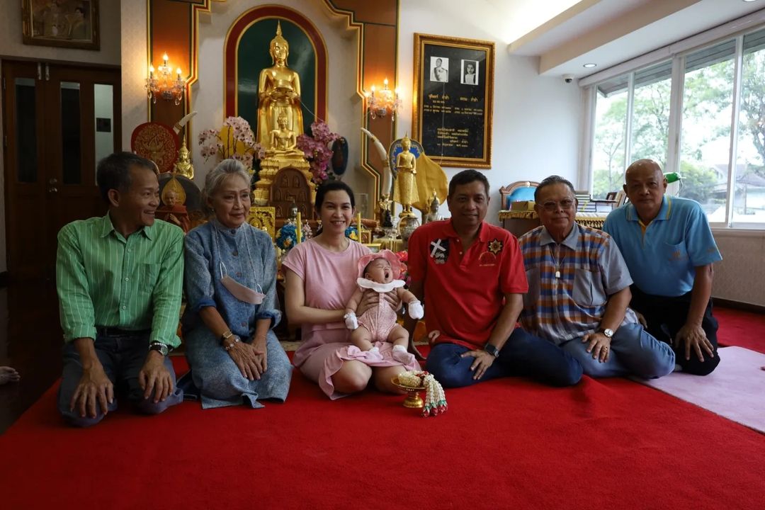 อี๊ฟ - พุทธธิดา ศิระฉายา