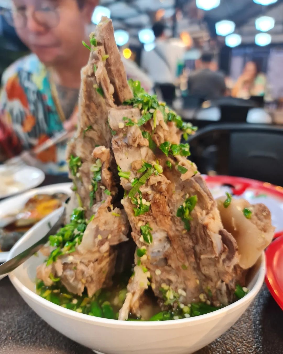 อี๊ฟ - พุทธธิดา ศิระฉายา