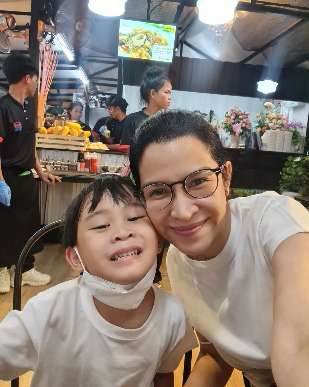 อี๊ฟ - พุทธธิดา ศิระฉายา