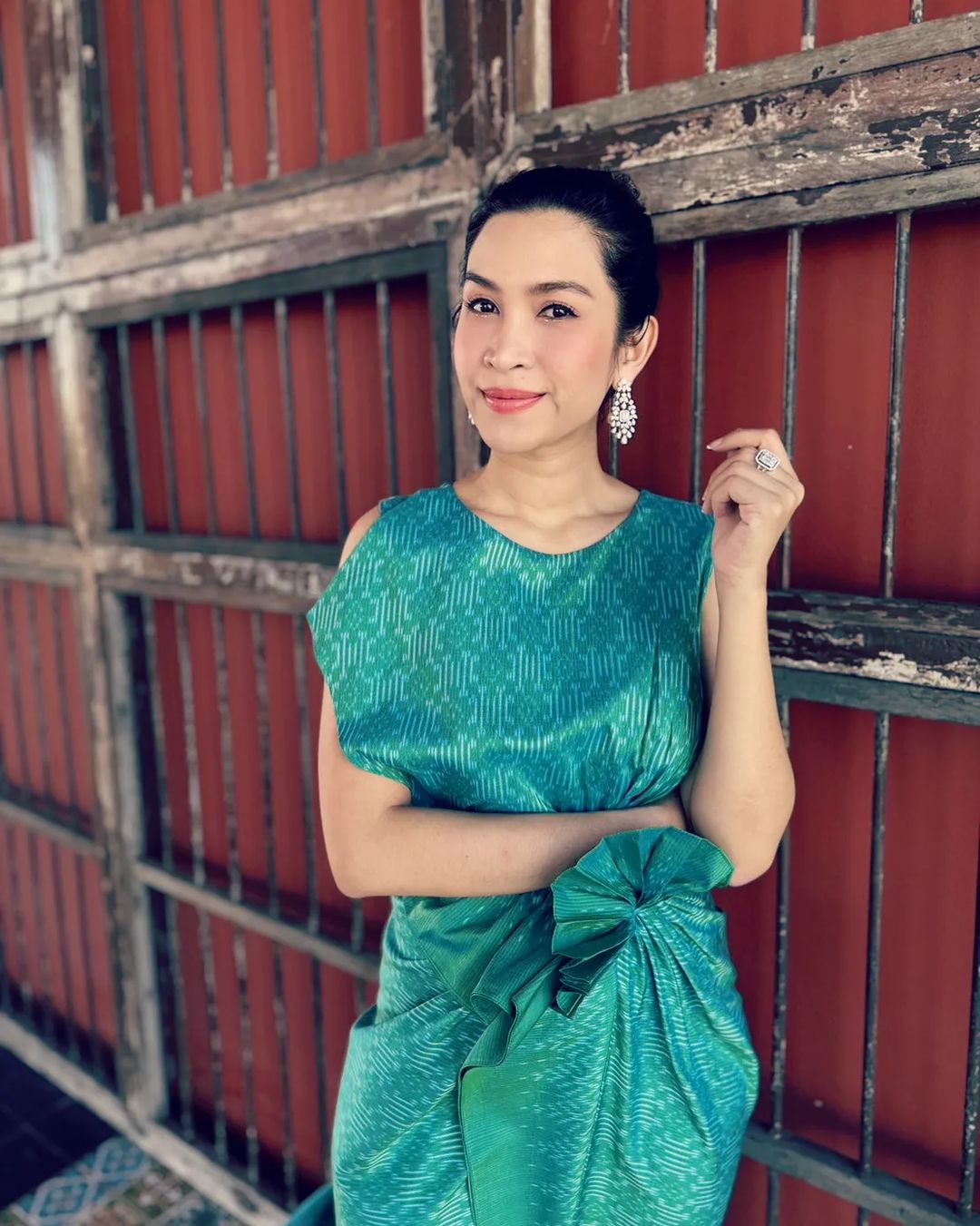 อี๊ฟ - พุทธธิดา ศิระฉายา