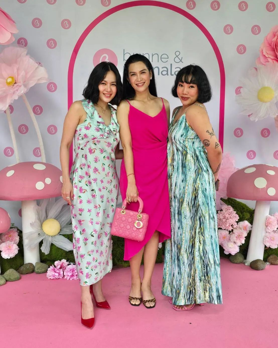 อี๊ฟ - พุทธธิดา ศิระฉายา