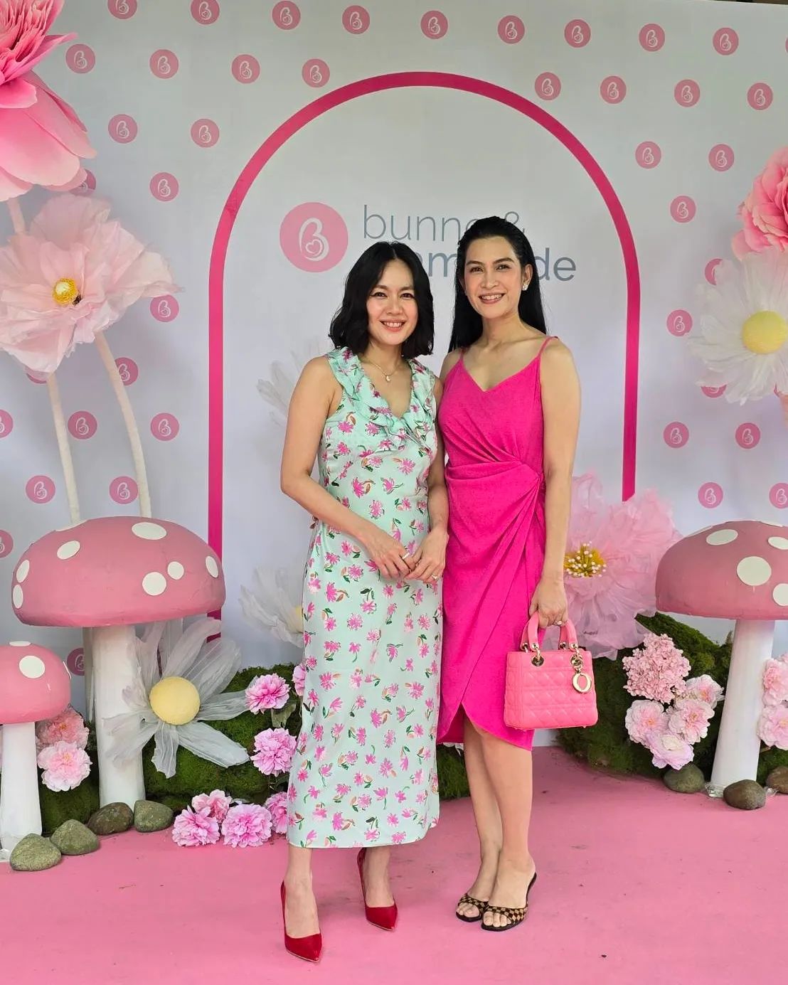 อี๊ฟ - พุทธธิดา ศิระฉายา