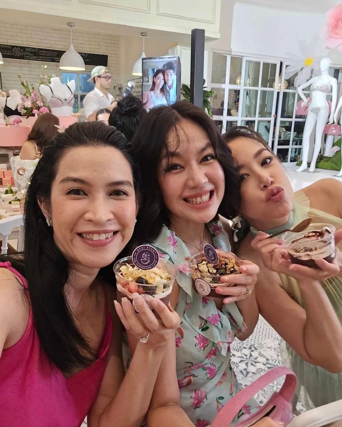 อี๊ฟ - พุทธธิดา ศิระฉายา