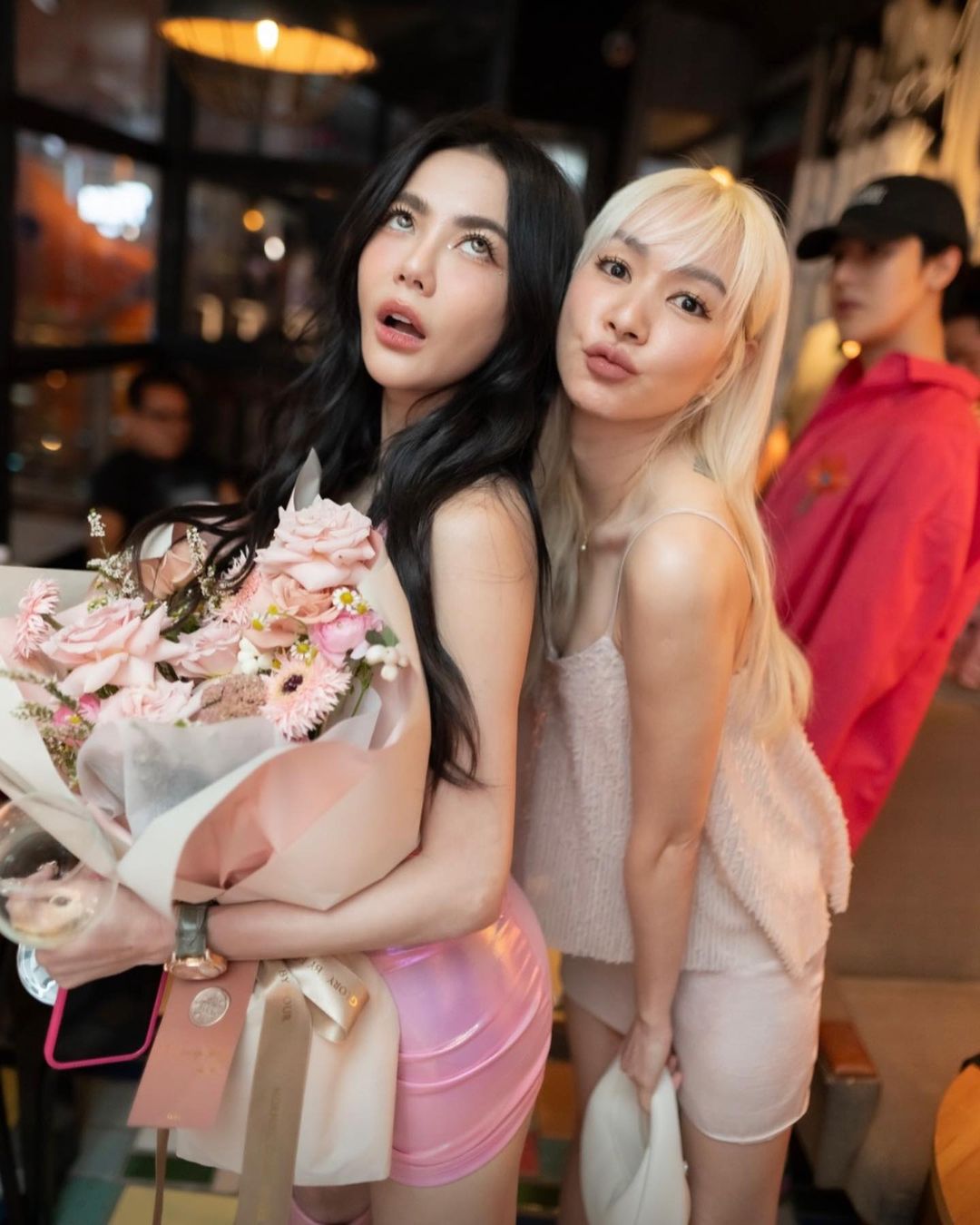 โฟร์ - ศกลรัตน์ วรอุไร