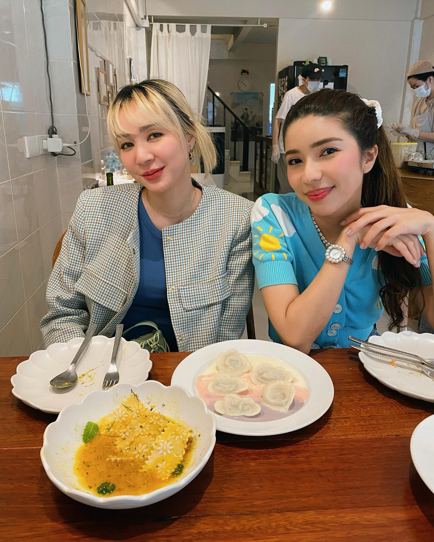โฟร์ - ศกลรัตน์ วรอุไร