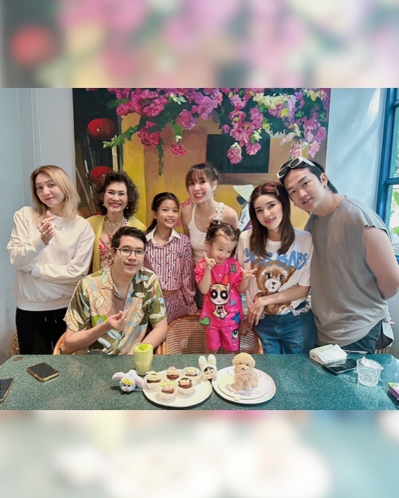 โฟร์ - ศกลรัตน์ วรอุไร