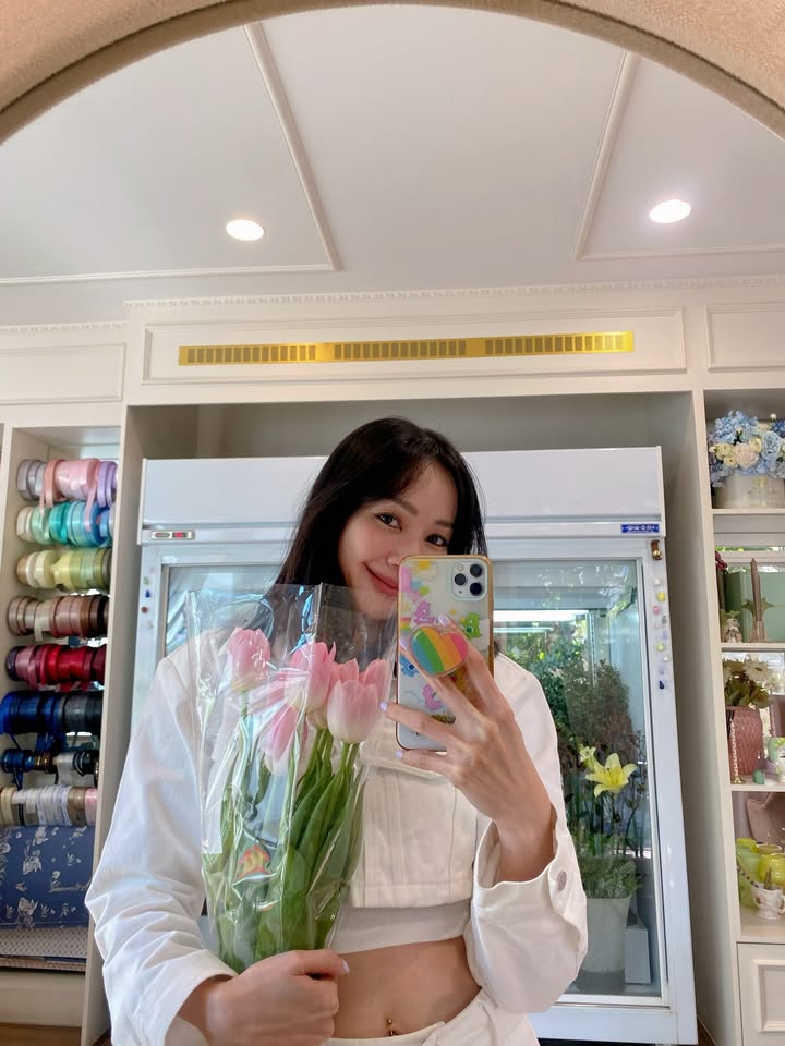 โฟร์ - ศกลรัตน์ วรอุไร