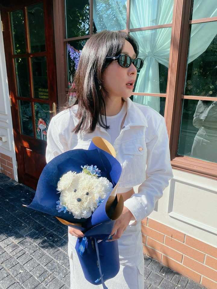 โฟร์ - ศกลรัตน์ วรอุไร