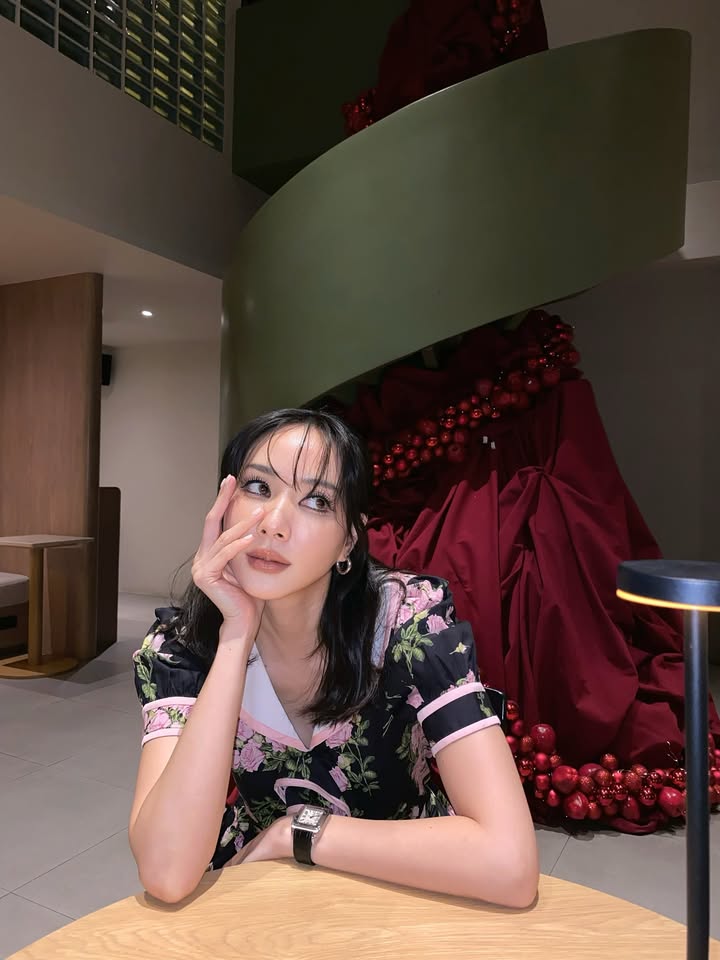 โฟร์ - ศกลรัตน์ วรอุไร