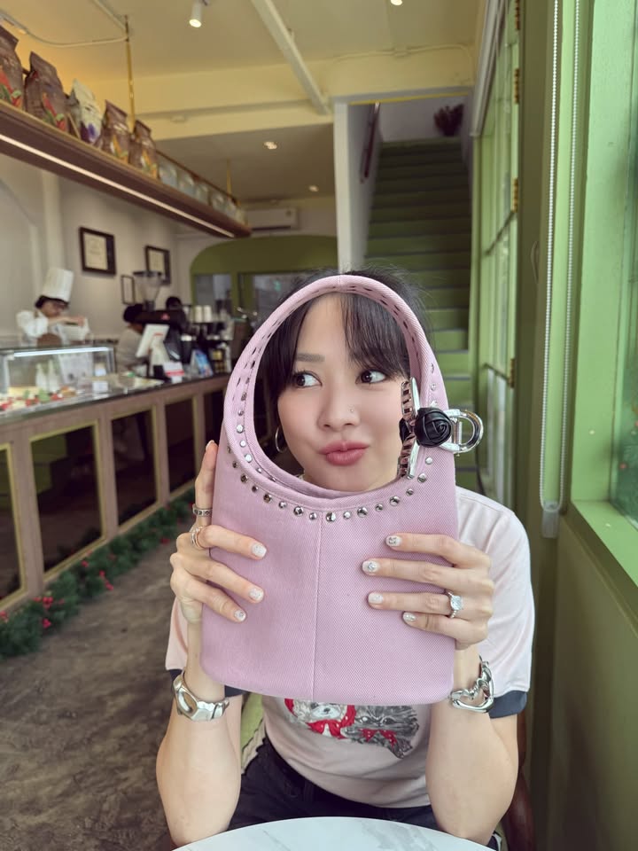 โฟร์ - ศกลรัตน์ วรอุไร