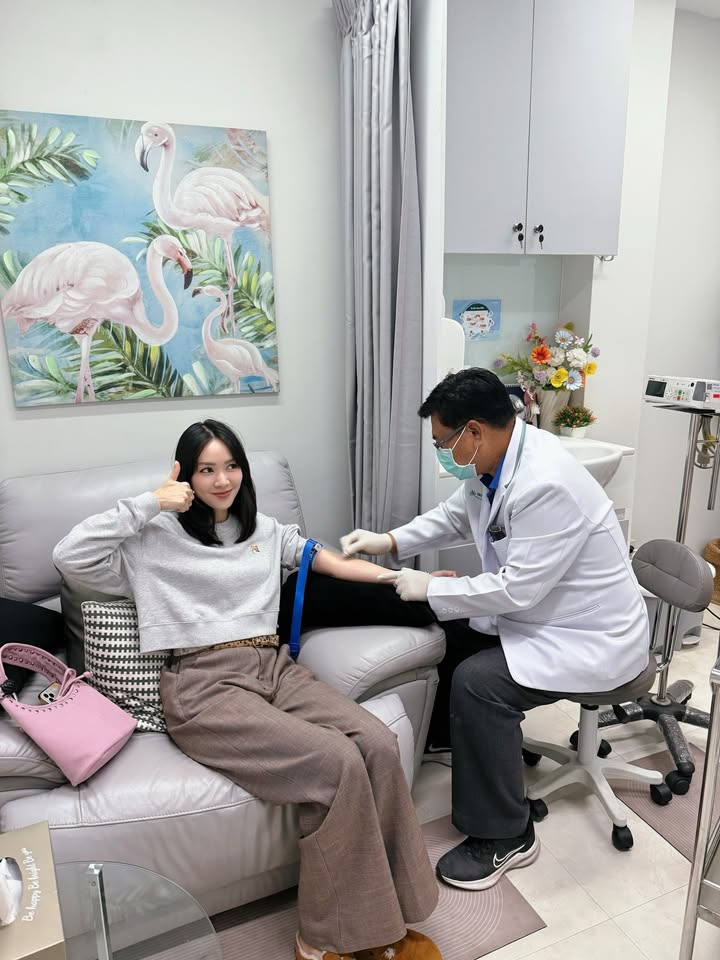 โฟร์ - ศกลรัตน์ วรอุไร