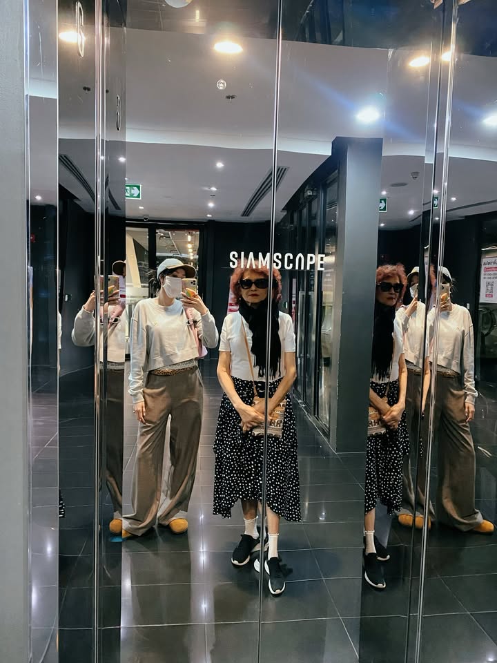 โฟร์ - ศกลรัตน์ วรอุไร