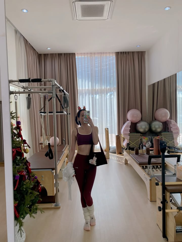 โฟร์ - ศกลรัตน์ วรอุไร