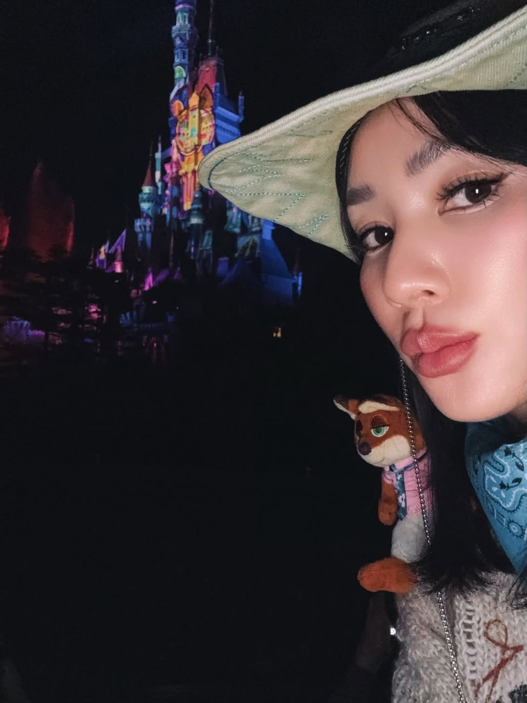 โฟร์ - ศกลรัตน์ วรอุไร