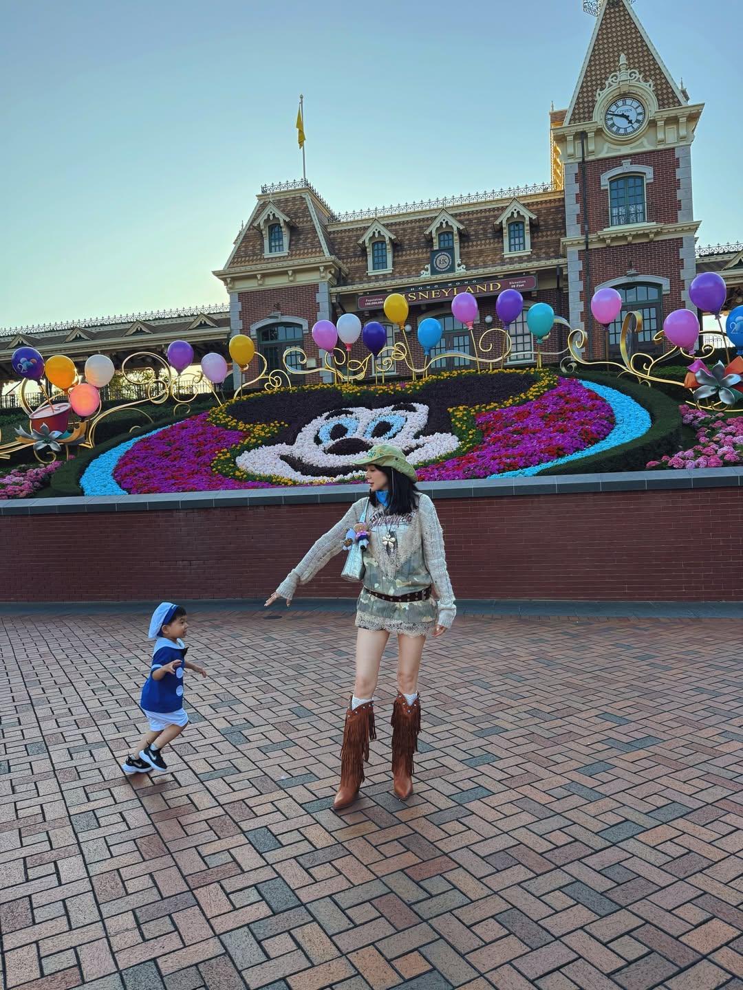 โฟร์ - ศกลรัตน์ วรอุไร