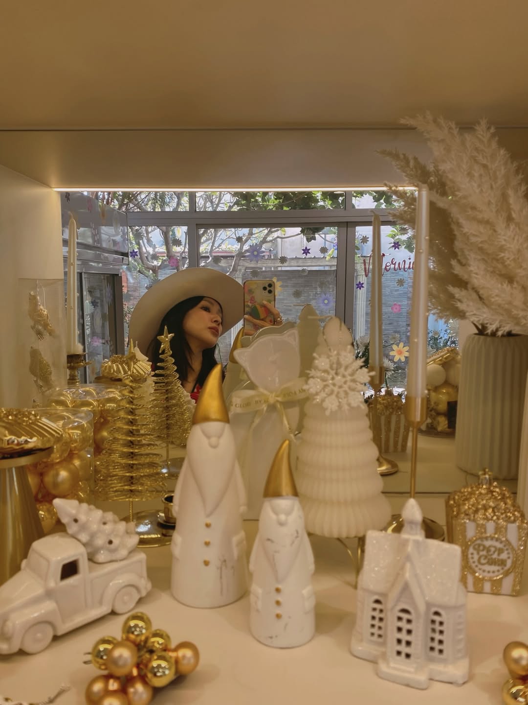 โฟร์ - ศกลรัตน์ วรอุไร