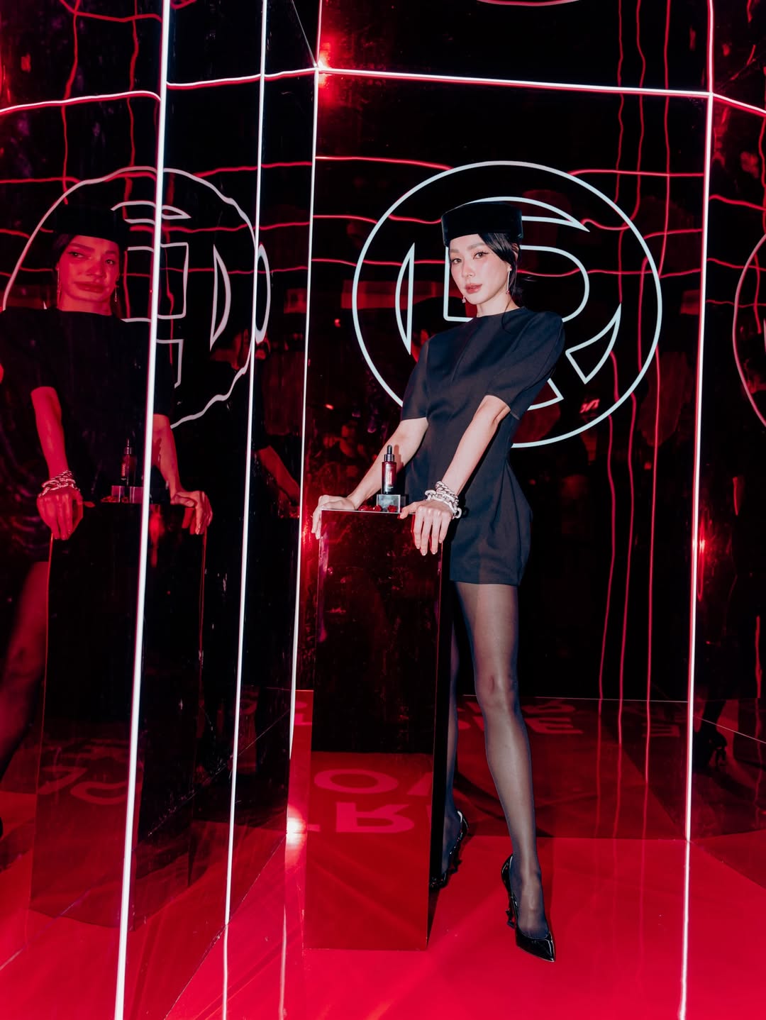 โฟร์ - ศกลรัตน์ วรอุไร