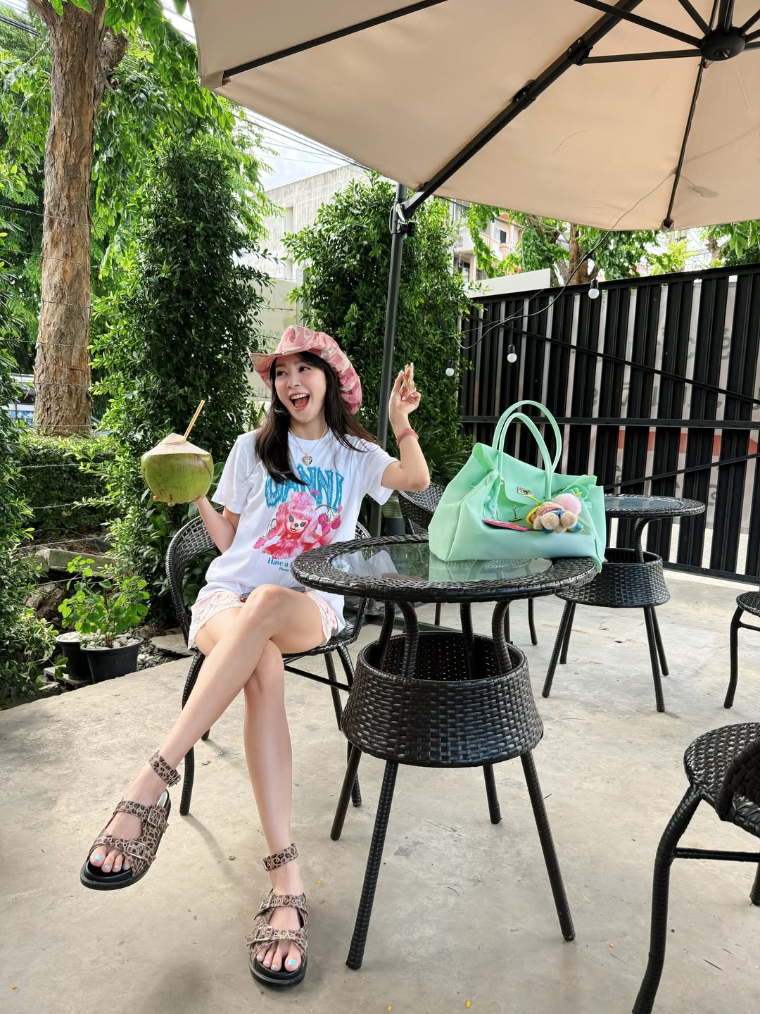 โฟร์ - ศกลรัตน์ วรอุไร