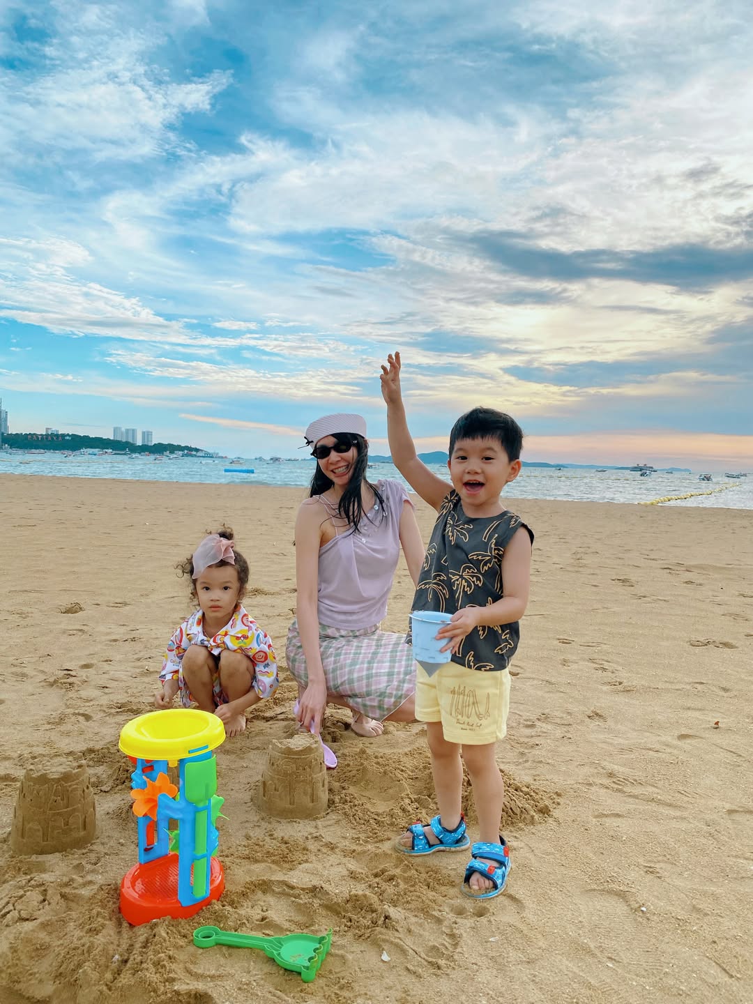 โฟร์ - ศกลรัตน์ วรอุไร