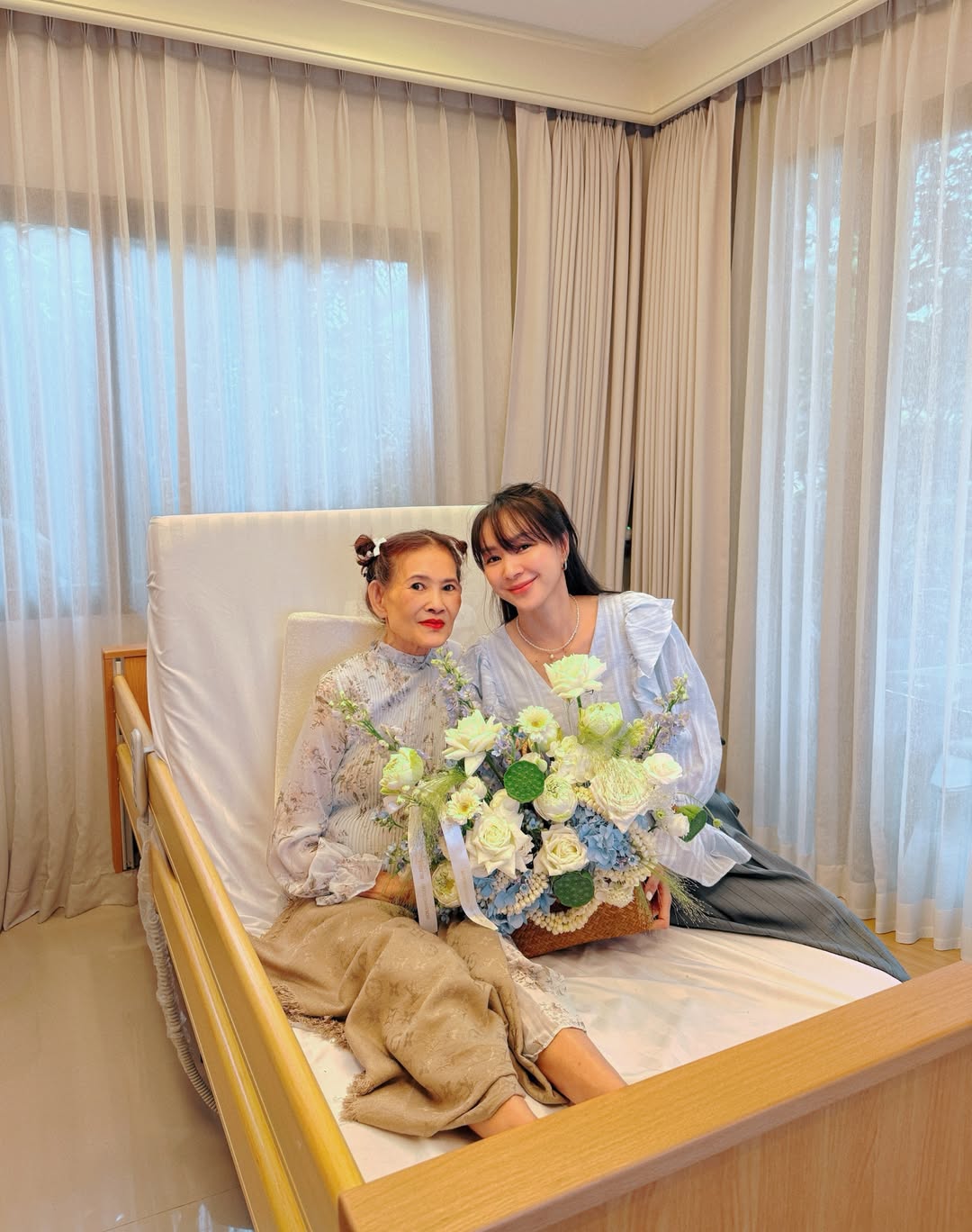 โฟร์ - ศกลรัตน์ วรอุไร