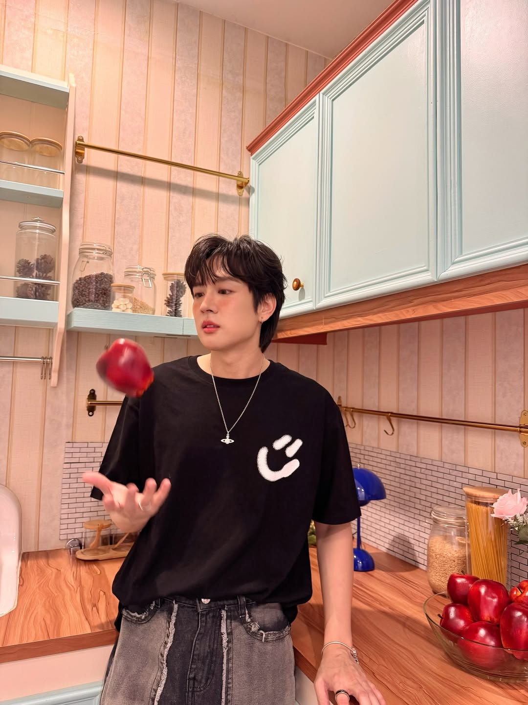 ภณ - ธนภณ เอี่ยมกำชัย