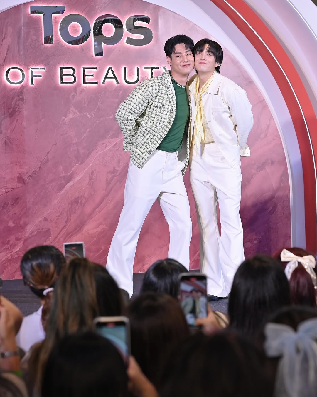 ภณ - ธนภณ เอี่ยมกำชัย