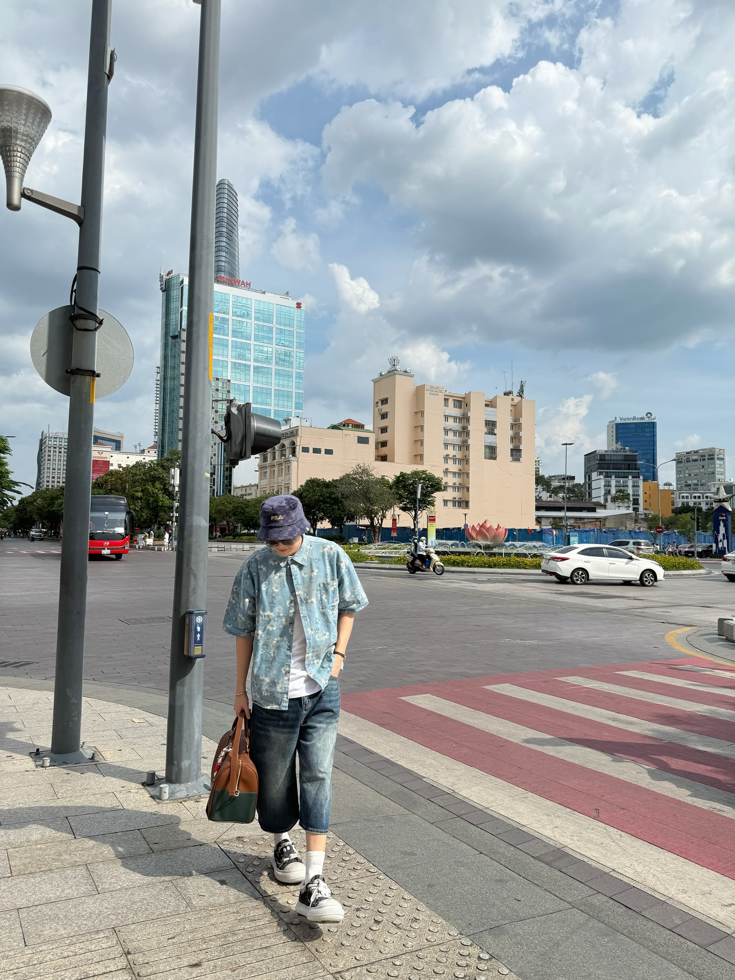 ภณ - ธนภณ เอี่ยมกำชัย