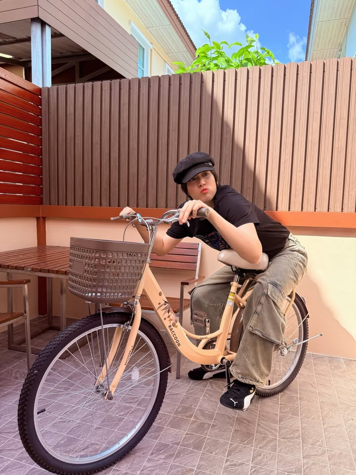 ภณ - ธนภณ เอี่ยมกำชัย