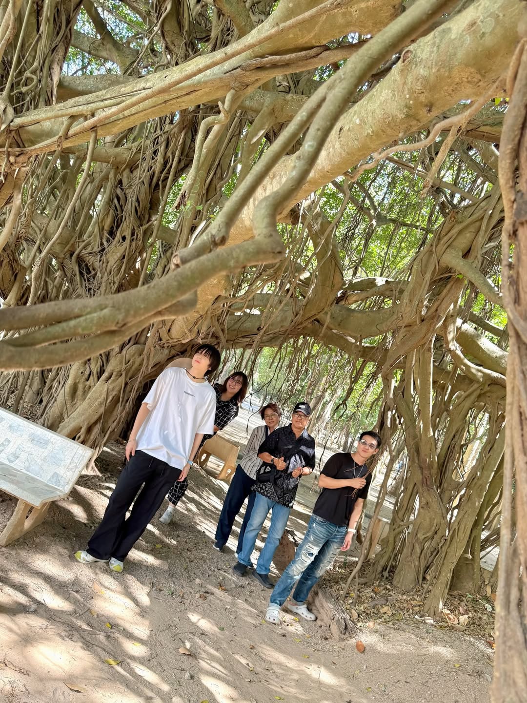 ภณ - ธนภณ เอี่ยมกำชัย