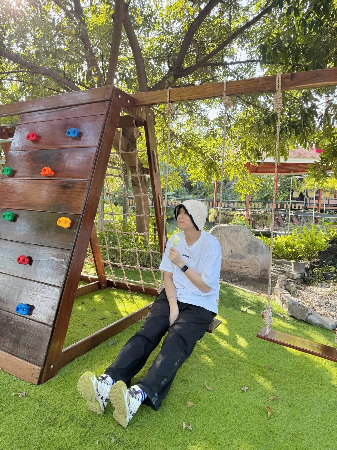 ภณ - ธนภณ เอี่ยมกำชัย